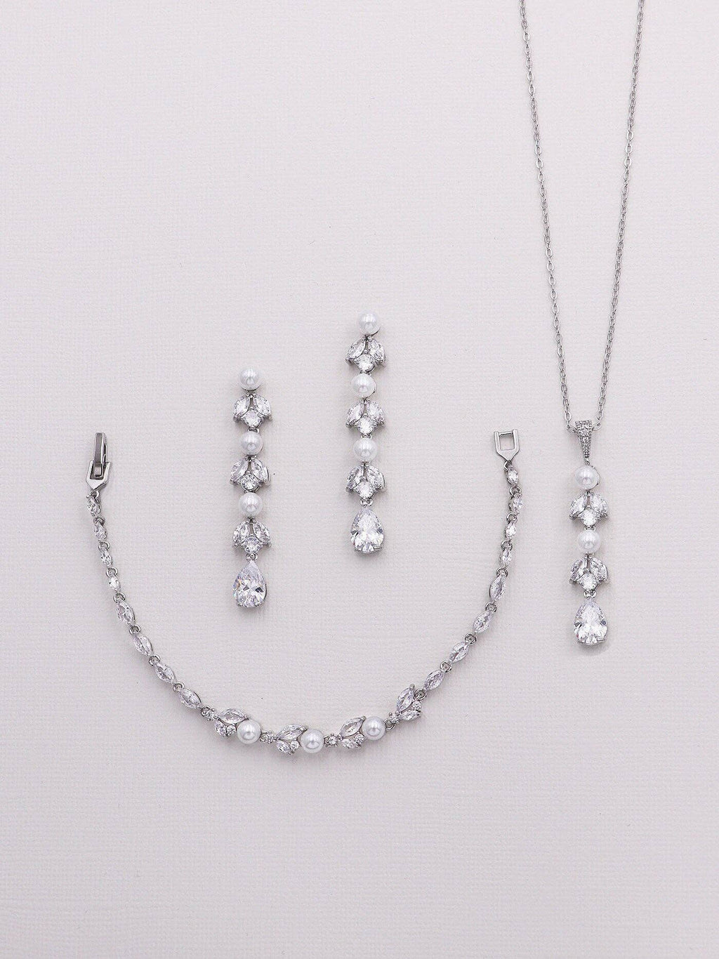 Sheila Pearl Jewelry Set