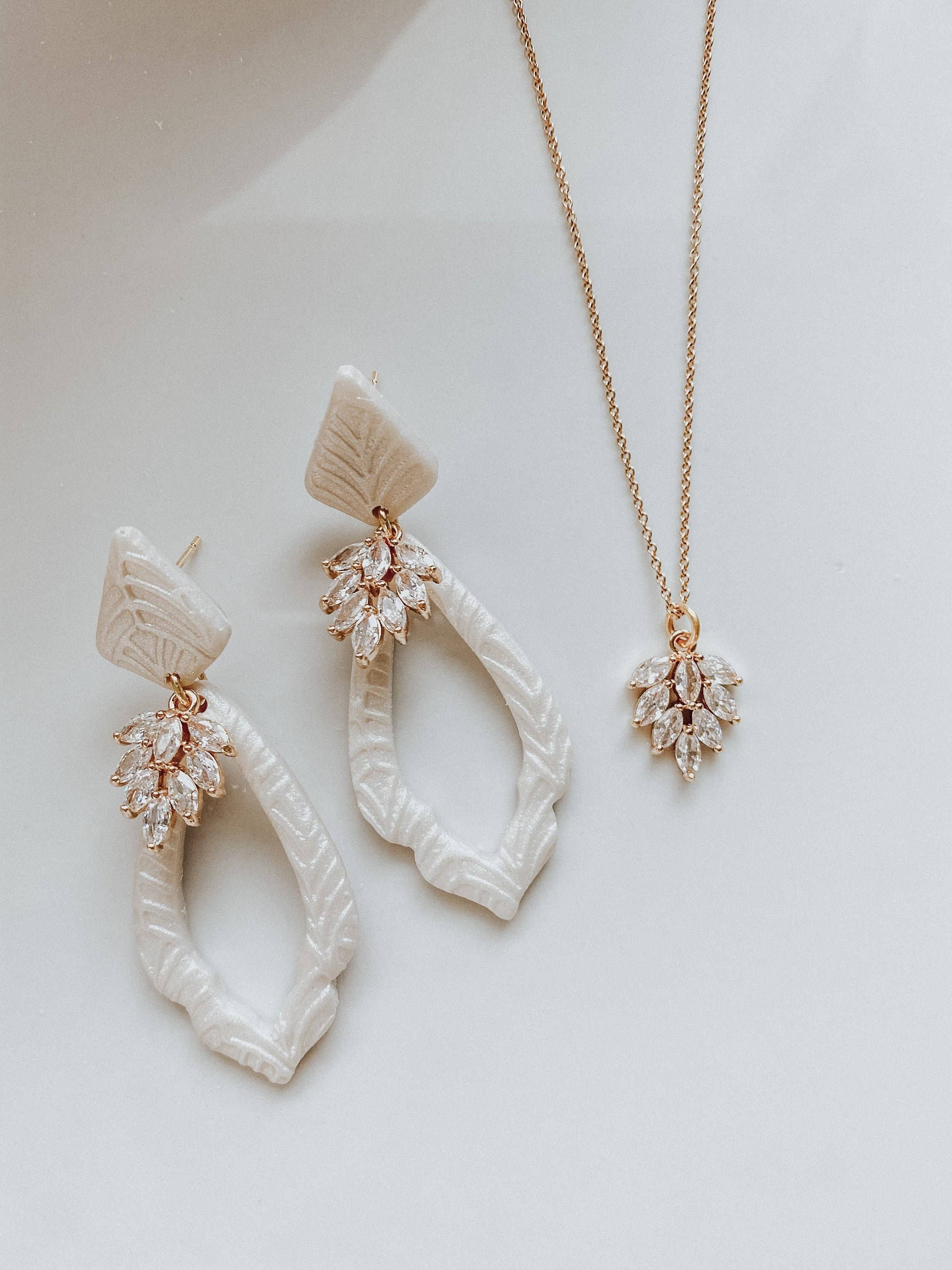 Dahlia Necklace - Gold | Simple Wedding Jewelry: Gold Filled