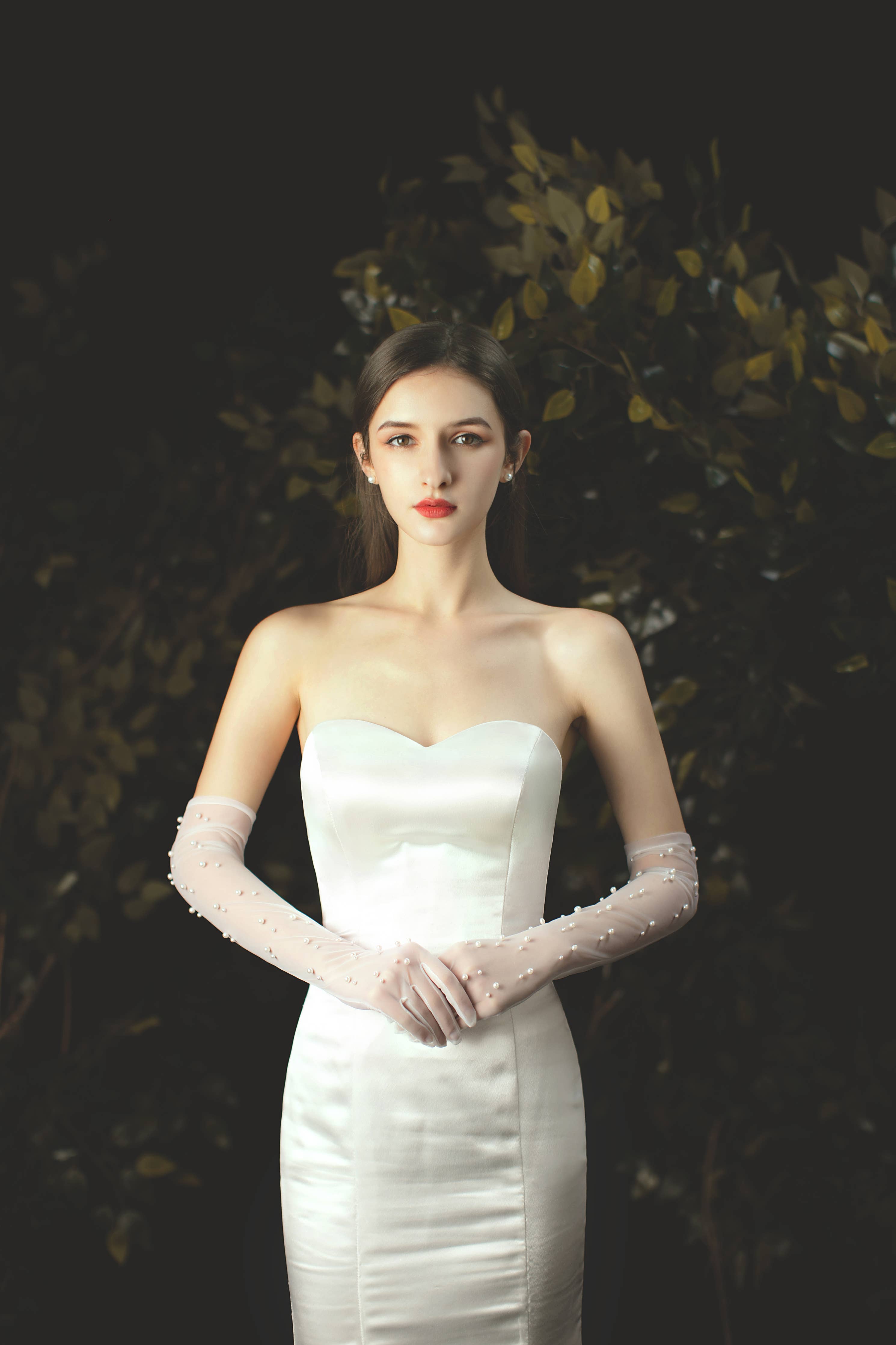 Long Tulle Nylon Wedding Gloves with High Quality Pearls