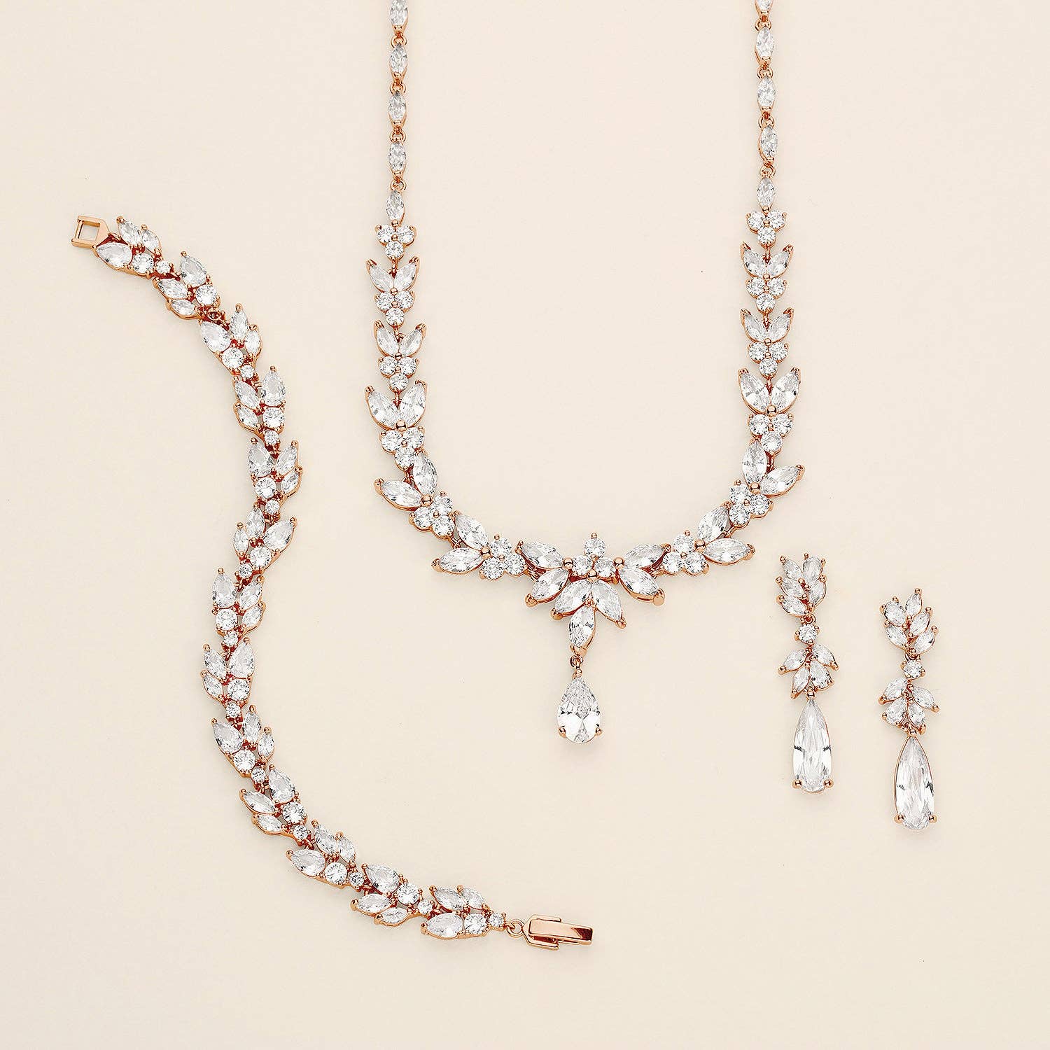 Camilla Statement Jewelry Set: Silver / Earrings & Necklace 17"